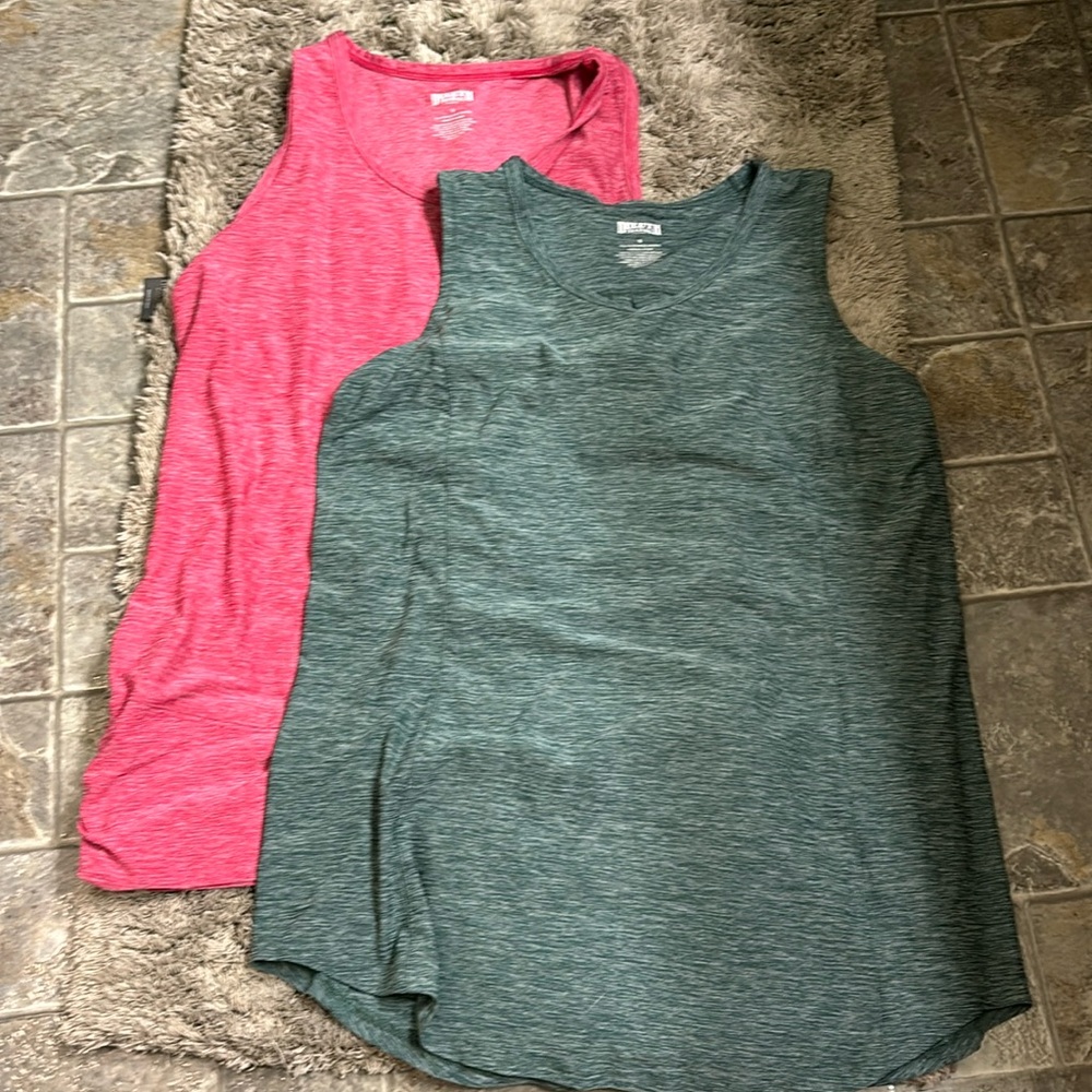 Set of 2 workout tops
